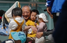 Tỷ lệ sinh của Trung Quốc giảm năm thứ 5 liên tiếp xuống mức thấp kỷ lục