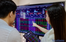 Hàng loạt cổ phiếu đầu cơ lao dốc, VN-Index giảm mạnh phiên đầu tuần