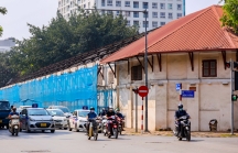 Cận cảnh phá dỡ nhà Pháp cổ 4 mặt tiền ở quận Ba Đình để xây cao ốc