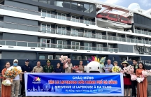 Tàu du lịch quốc tế 5  sao đưa du khách nước ngoài trở lại miền Trung
