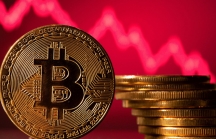 Giá vàng, Bitcoin rớt mạnh