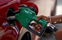 Giá xăng dầu hôm nay 15/5: Nối dài đà giảm từ tuần trước