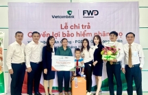 Vietcombank An Giang chi trả quyền lợi bảo hiểm trên 750 triệu đồng cho khách hàng
