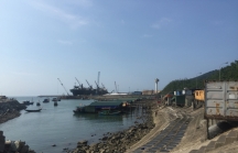 Hà Tĩnh: Dự án bến cảng ngàn tỷ nguy cơ chậm tiến độ vì vướng bè mực nhảy Vũng Áng