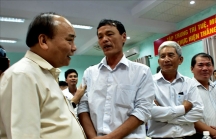 Thủ tướng Nguyễn Xuân Phúc thị sát miền Trung về việc khắc phục sự cố ô nhiễm môi trường biển