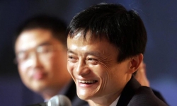 Rời thương trường, tỉ phú Jack Ma vẽ tranh, làm từ thiện