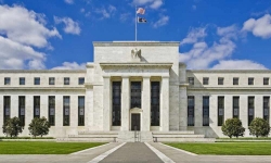 Tình thế tiến thoái lưỡng nan của Fed: Lãi suất ngắn hạn lẫn dài hạn đều quá cao mà cũng … quá thấp