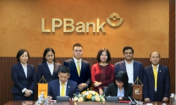 LPBank và EY Consulting VN ký hợp đồng Tư vấn và triển khai Hệ thống đo lường lợi nhuận đa chiều