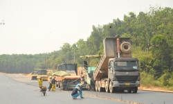 Nguy cơ 'vỡ' tiến độ tại cao tốc Vạn Ninh - Cam Lộ do vướng mặt bằng