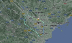 Máy bay của Vietnam Airlines bị móp đầu, nứt kính có thể do mưa đá