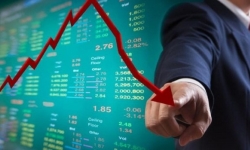 Chứng khoán chiều: Ngân hàng ‘hắt hơi’, VN-Index giảm hơn 31 điểm