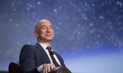 Tài sản Jeff Bezos vượt 100 tỷ USD sau Black Friday