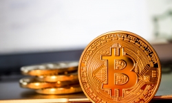 Giá Bitcoin ngày 7/12: Tăng điên cuồng, lật đổ kỷ lục mới