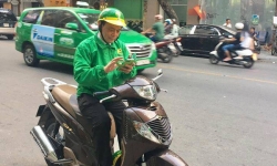 Muốn làm 'dâu trăm họ' thật tốt, Chủ tịch HĐQT của taxi Mai Linh tự chạy xe ôm chở khách