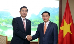 Phó Thủ tướng Vương Đình Huệ tiếp cổ đông chiến lược của Eximbank