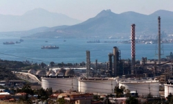 Hy Lạp bán hơn 50% cổ phần công ty dầu khí quốc gia