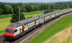 Bộ GTVT đang nghiên cứu quy hoạch tuyến đường sắt Đông – Tây tốc độ 160 km/h