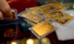 Vàng bớt ‘lấp lánh’, ngân hàng đầu tiên xin ‘chấm dứt’ hoạt động kinh doanh vàng miếng