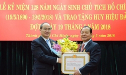 Ông Lê Thanh Hải nhận huy hiệu 50 năm tuổi Đảng