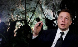 Tỷ phú Elon Musk đề xuất cấp tốc chế tàu ngầm giải cứu đội bóng Thái Lan