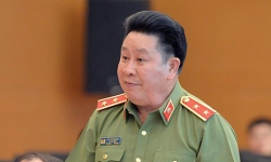 Trung tướng Bùi Văn Thành từng đề nghị cấp hộ chiếu ngoại giao, tự ý ký quyết định cho Vũ 'nhôm' đi nước ngoài