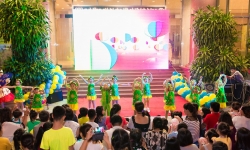 Nam A Bank mang 'Ánh trăng yêu thương' đến trẻ em nhân dịp Trung thu