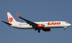 Máy bay chở 189 hành khách rơi xuống biển ở Indonesia