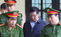 Vụ đánh bạc nghìn tỷ: Ông Phan Văn Vĩnh rời tòa vì lý do sức khỏe