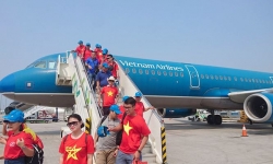 Tăng chuyến bay, mở tour đi Malaysia cổ vũ Việt Nam đá chung kết
