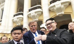 Bản sao Trump - Kim 'đại náo' Hà Nội