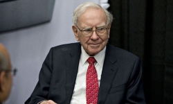 Doanh nhân tiền ảo Trung Quốc chi kỷ lục để được ăn trưa với Warren Buffett