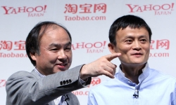 Gói 'combo' của tỷ phú Masayoshi Son dành cho Trung Quốc: Ngừng bán chip cho Huawei, bán bớt vốn tại Alibaba