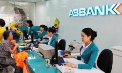 Trong khi các ngân hàng cạn room tăng trưởng, tín dụng của ABBank bất ngờ suy giảm