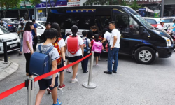 Bát nháo xe đưa đón học sinh ở Hà Nội