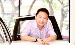 Chủ tịch Rolls-Royce Motor Cars Hanoi muốn mua xe VinFast