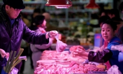 Dân Trung Quốc sẵn sàng mua thịt lợn giá cao từ nước khác khiến nông sản Mỹ 'điêu đứng'