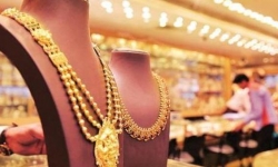 Trung Quốc trả đũa Mỹ, vàng tăng giá lên 1.530 USD