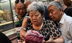 Ở Trung Quốc, người giàu là người có thịt lợn để ăn