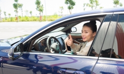 [Video] Đại sứ thương hiệu Ngô Thanh Vân tự tin lái xe VinFast của tỷ phú Phạm Nhật Vượng