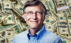 24 năm liên tiếp dẫn đầu danh sách tỷ phú, Bill Gates vẫn tự nhận mình chẳng giàu bằng “người bán báo nghèo”