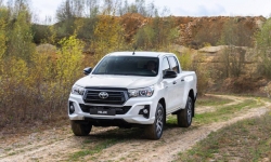 Toyota triệu hồi loạt xe bán tải Hilux tại Việt Nam