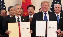 Mỹ và Trung Quốc chính thức ký thỏa thuận thương mại giai đoạn 1