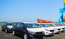 THACO xuất khẩu 40 xe du lịch Kia Grand Carnival sang Thái Lan
