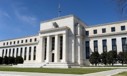 Fed quyết định cắt giảm lãi suất về 0% để hỗ trợ nền kinh tế Mỹ