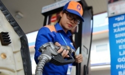 Giá xăng dầu hôm nay 1/5/2020: Vọt tăng mạnh trên 20 USD/thùng