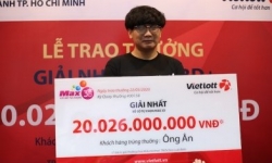 9X lộ diện đi nhận giải Vietlott hơn 20 tỷ đồng