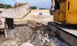 Dấu hiệu ‘rút ruột’ công trình tại Khu tái định cư Yên Hồ