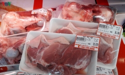 Thịt lợn nhập khẩu gặp khó, hải quan chỉ đạo gỡ rối
