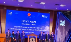 Thủ tướng Nguyễn Xuân Phúc: Sớm nâng hạng TTCK Việt Nam lên thị trường mới nổi, trở thành điểm đến đáng tin cậy