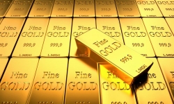 Đỉnh giá mới, vàng tiến tới 62 triệu đồng/lượng